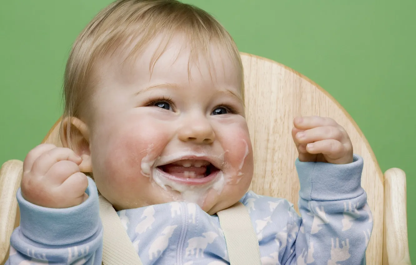 Photo wallpaper baby, chair, radosti