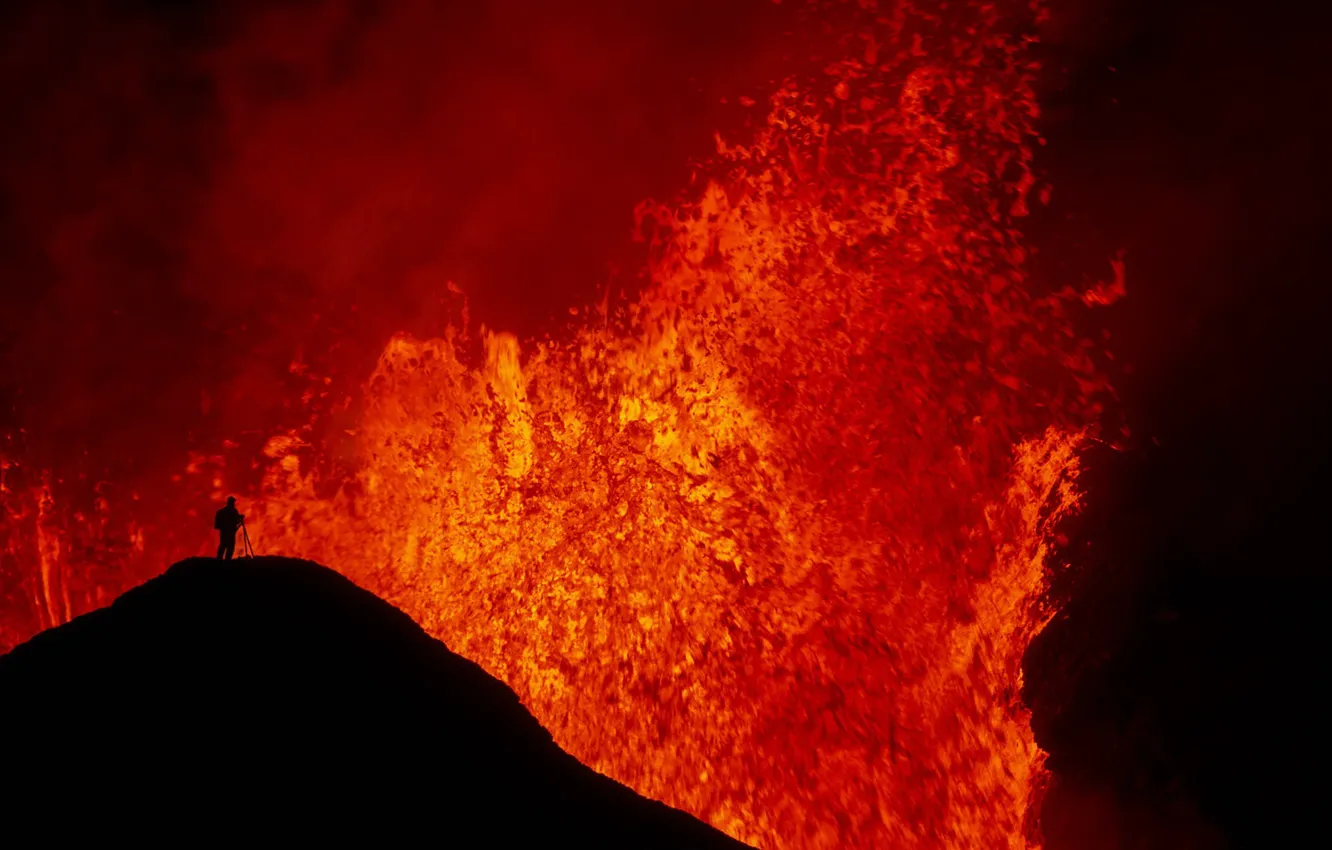 Photo wallpaper nature, people, the volcano