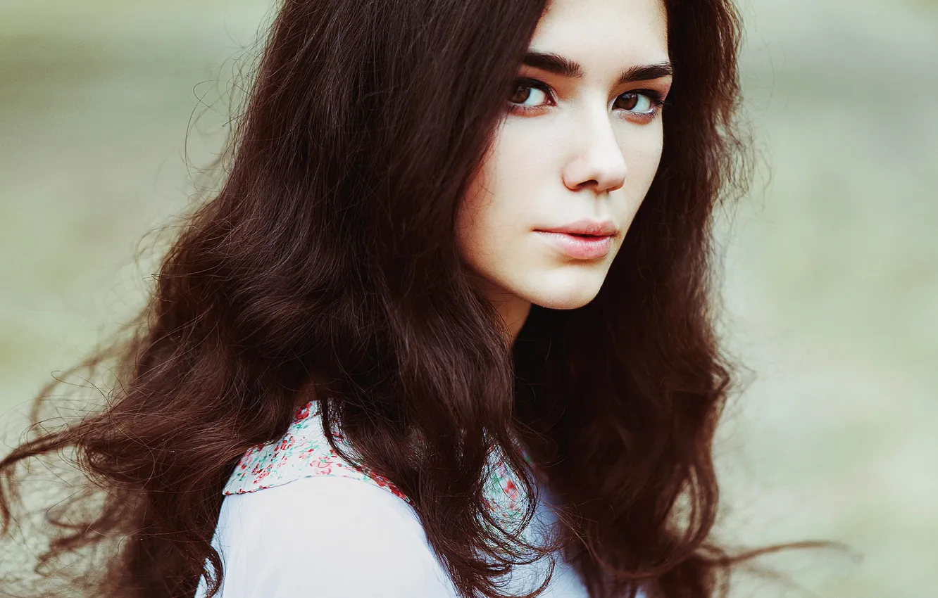 Photo wallpaper portrait, Milena, brown-eyed, natural light