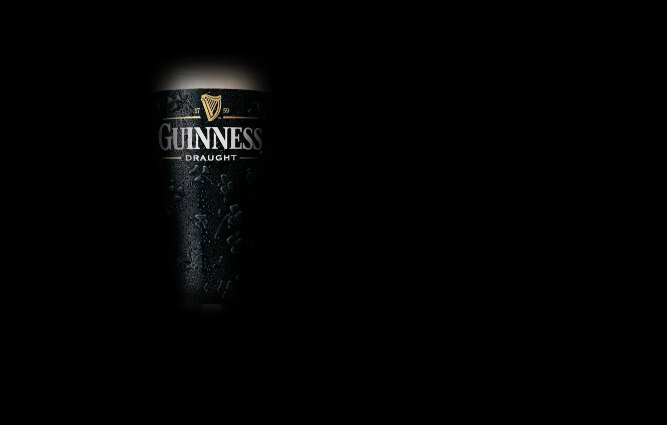 Photo wallpaper drops, glass, the dark background, beer, cold, guinness, beer