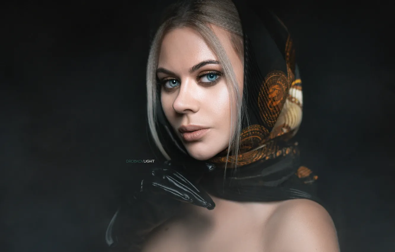 Photo wallpaper look, girl, face, background, portrait, hands, gloves, shawl