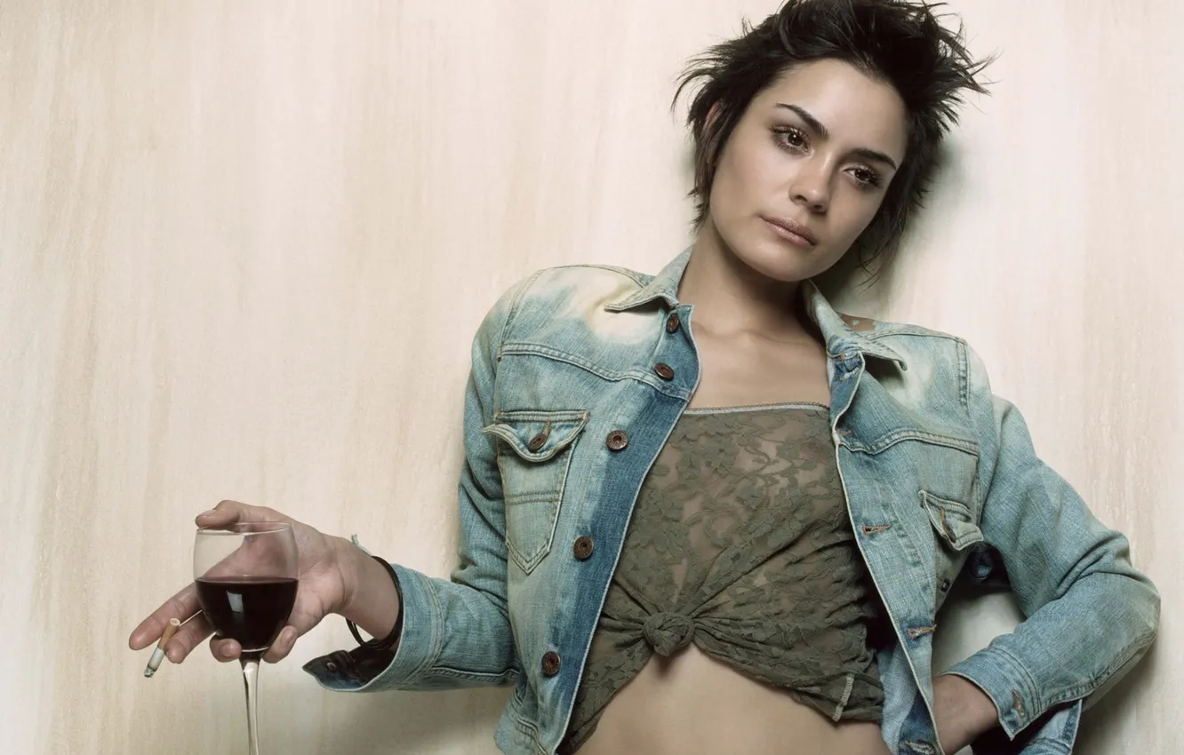 Photo wallpaper wine, short hair, actress, attitude, jacket., shannyn, sossamon