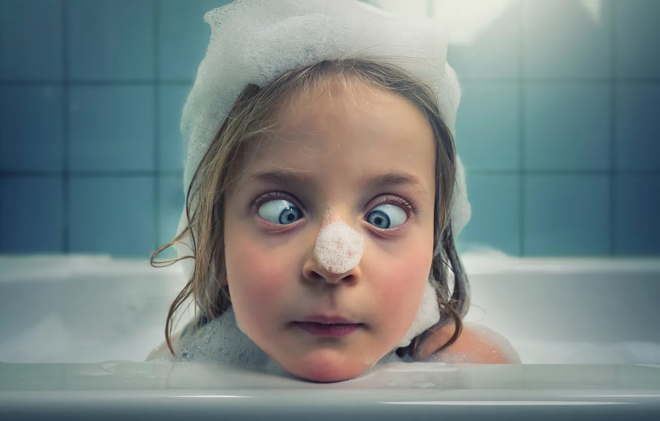 Photo wallpaper foam, girl, bath, facial expressions