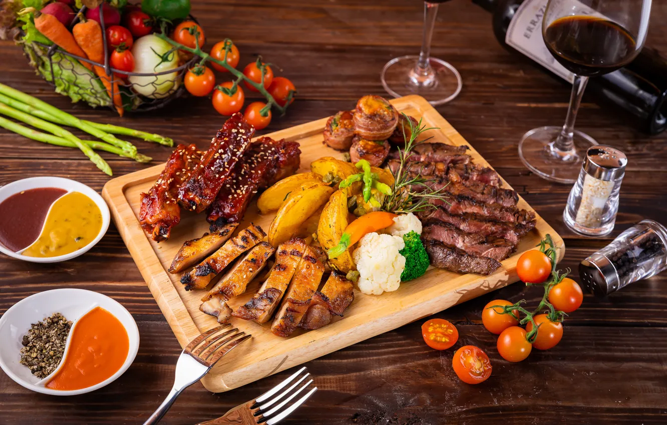Photo wallpaper wine, glass, meat, vegetables, tomatoes, sauce, spices, potatoes