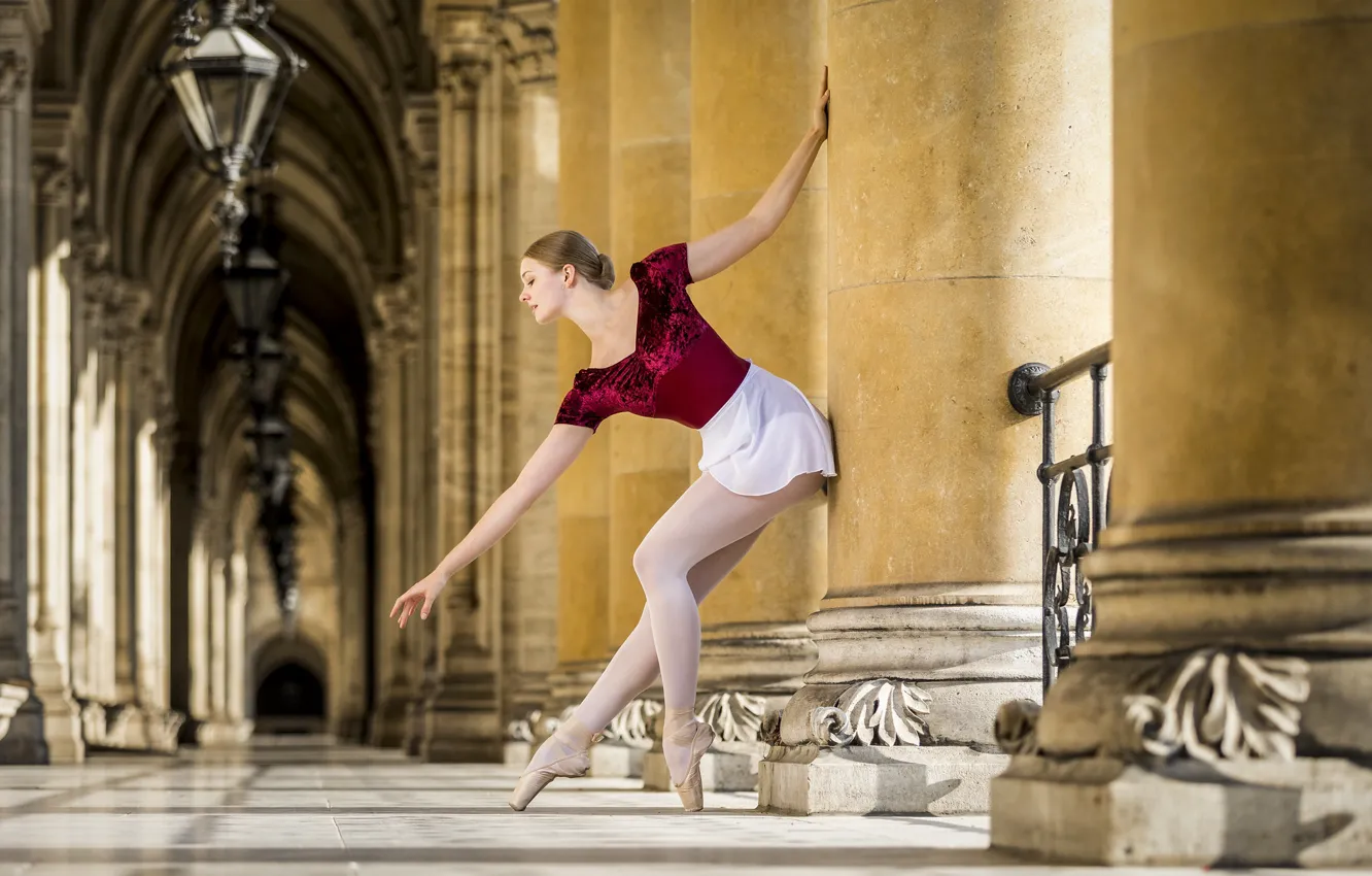 Photo wallpaper girl, the city, ballerina