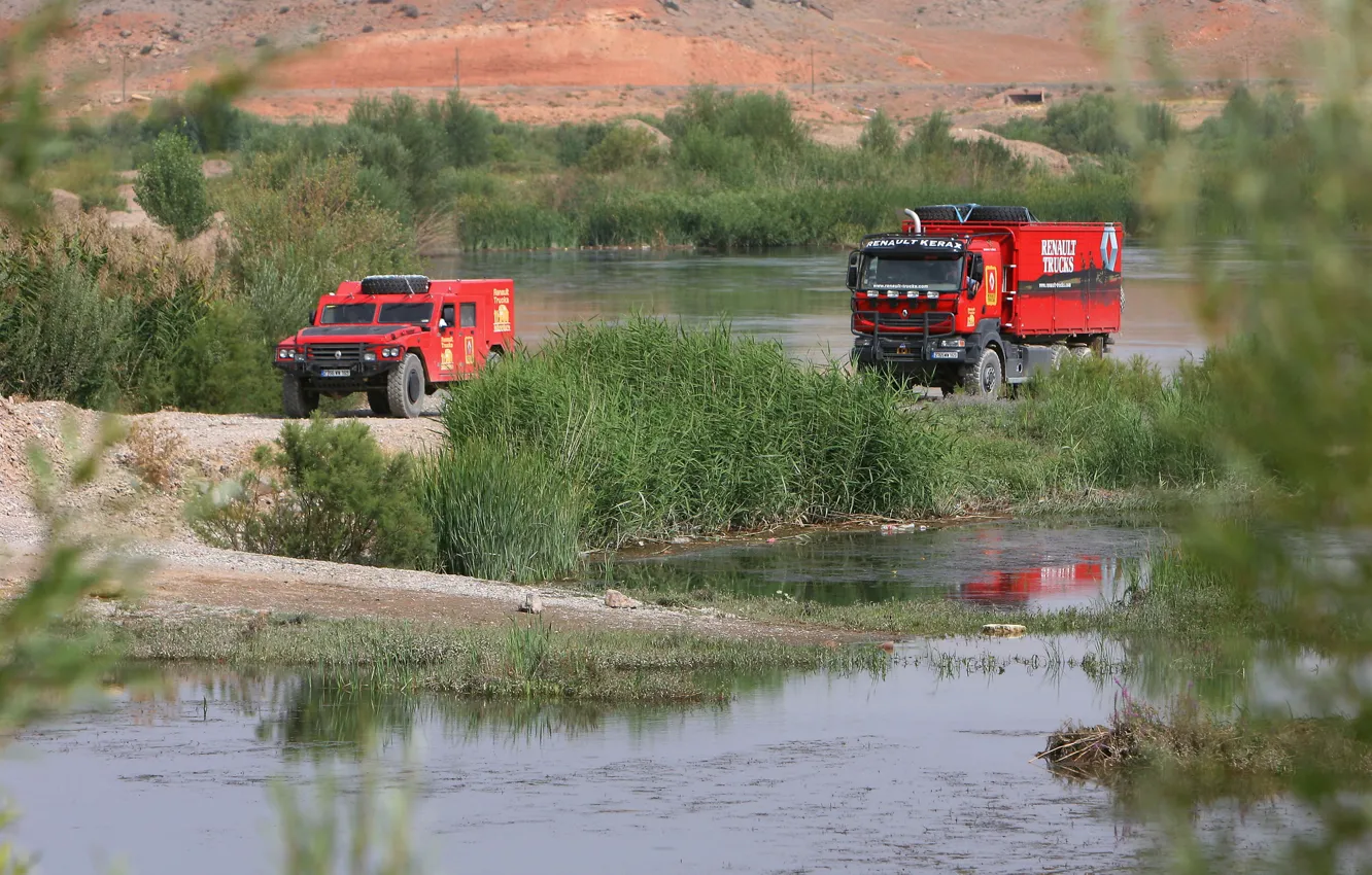 Photo wallpaper movement, vegetation, SUV, truck, red, Renault, pond, Sherpa