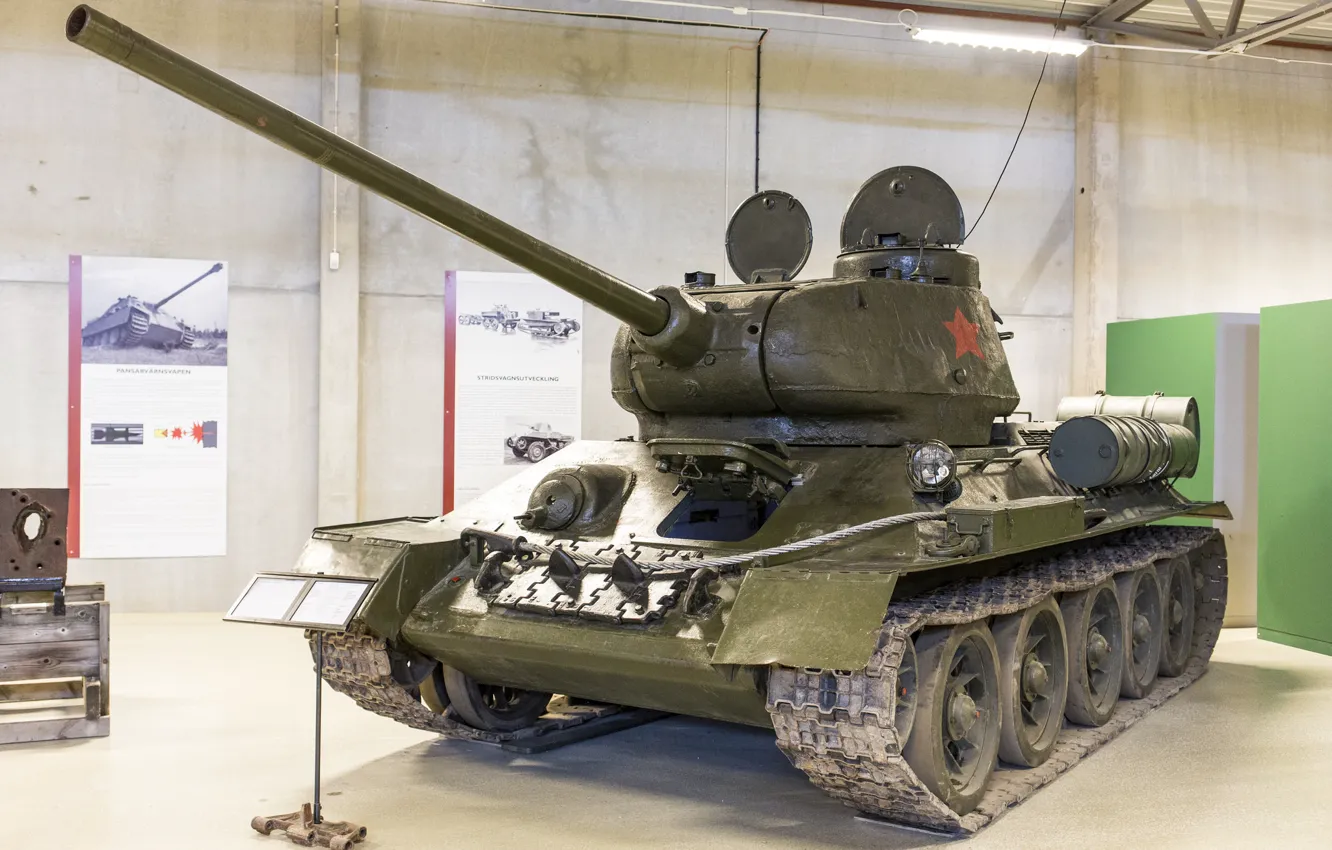 Photo wallpaper tank, Soviet, average, T-34-85
