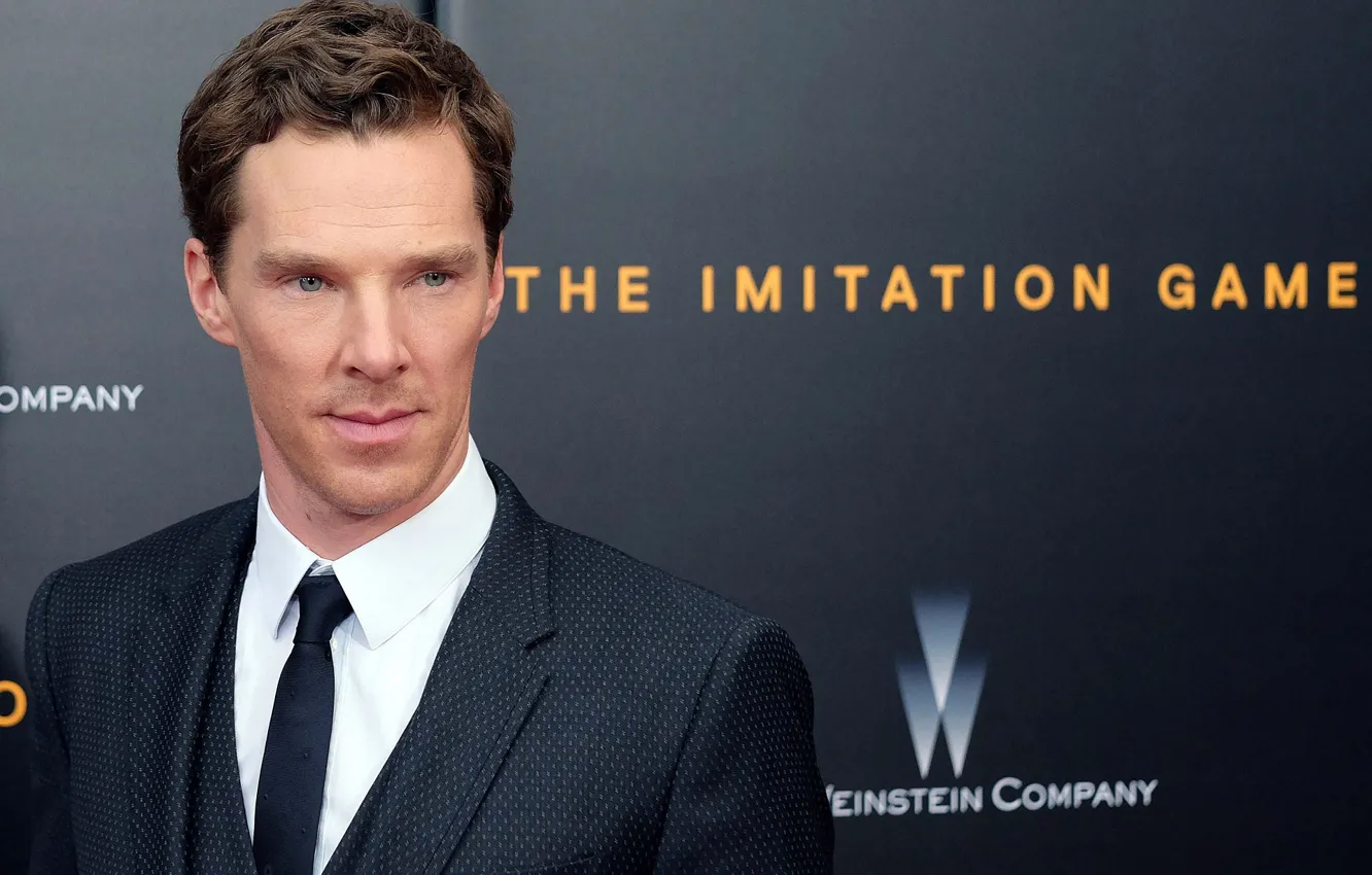 Photo wallpaper look, background, celebrity, Benedict Cumberbatch, Benedict Cumberbatch, British actor, formal suit