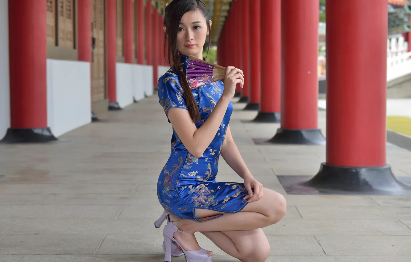 Photo wallpaper pose, feet, dress, fan, shoes, Asian