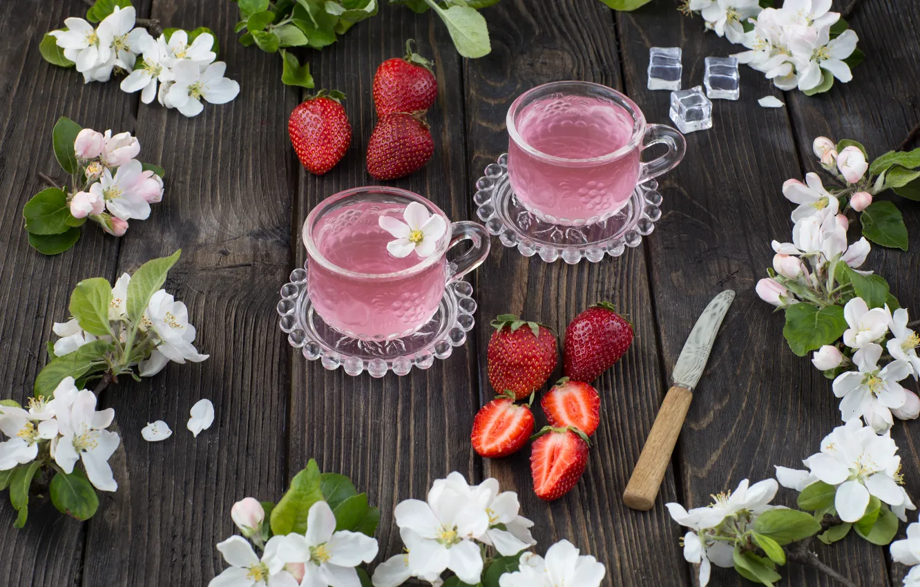 Photo wallpaper flowers, berries, strawberry, Cup, drink, Julija Vilvarin