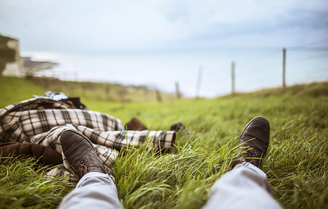 Photo wallpaper grass, stay, feet, shoes