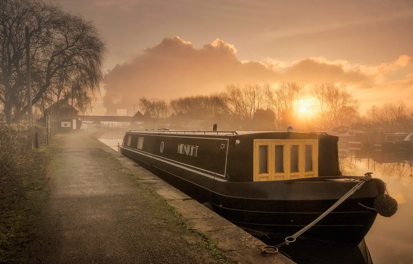 Photo wallpaper fog, boat, England, morning, salt