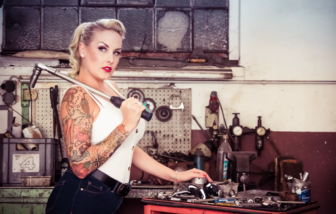 Photo wallpaper girl, workshop, Zoe Scarlett