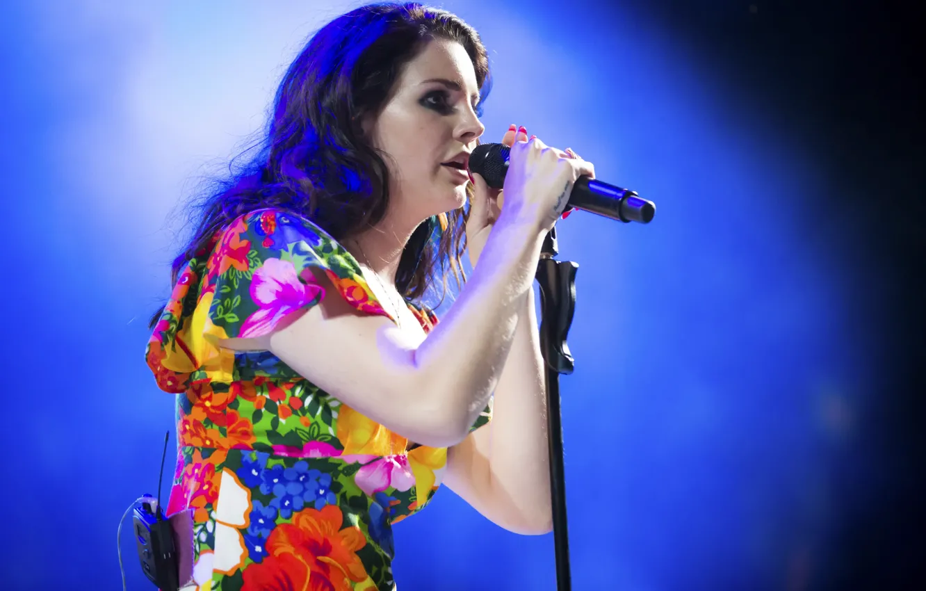 Photo wallpaper microphone, singer, Lana Del Rey, Coachella