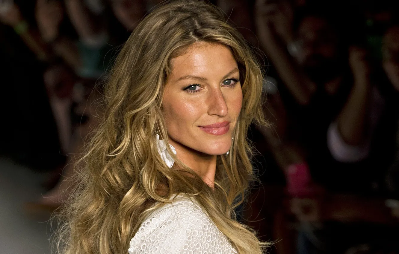 Photo wallpaper smile, portrait, Gisele Bundchen, Gisele Bündchen