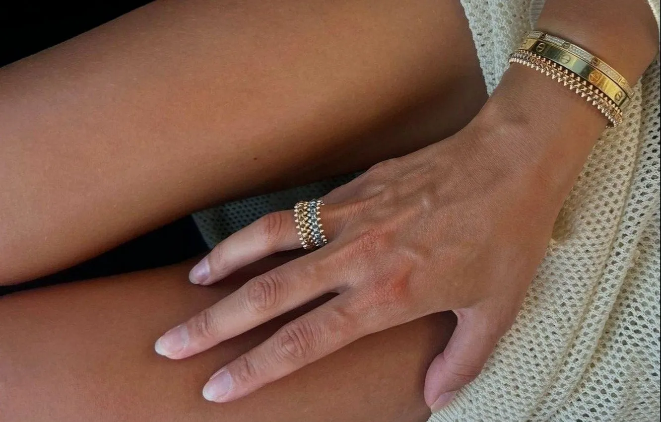 Photo wallpaper girl, bracelet, white dress, manicure, ring, slender legs
