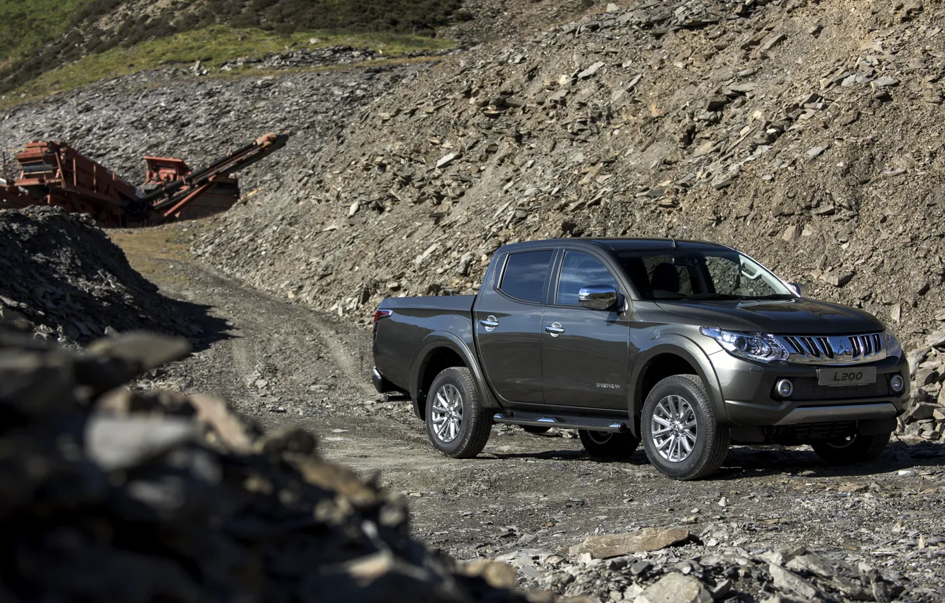 Photo wallpaper Mitsubishi, pickup, L200, 2015, dumps