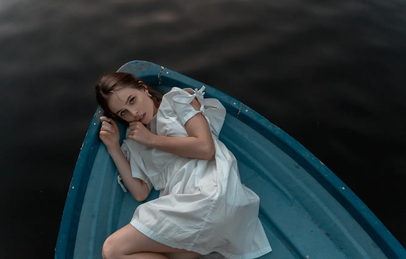 Photo wallpaper girl, dress, legs, in the boat, Milana ♥ Ushakova