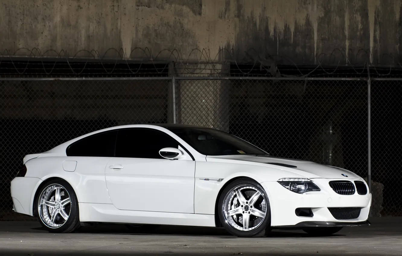 Photo wallpaper white, BMW, BMW, support, white, drives, side view, E63