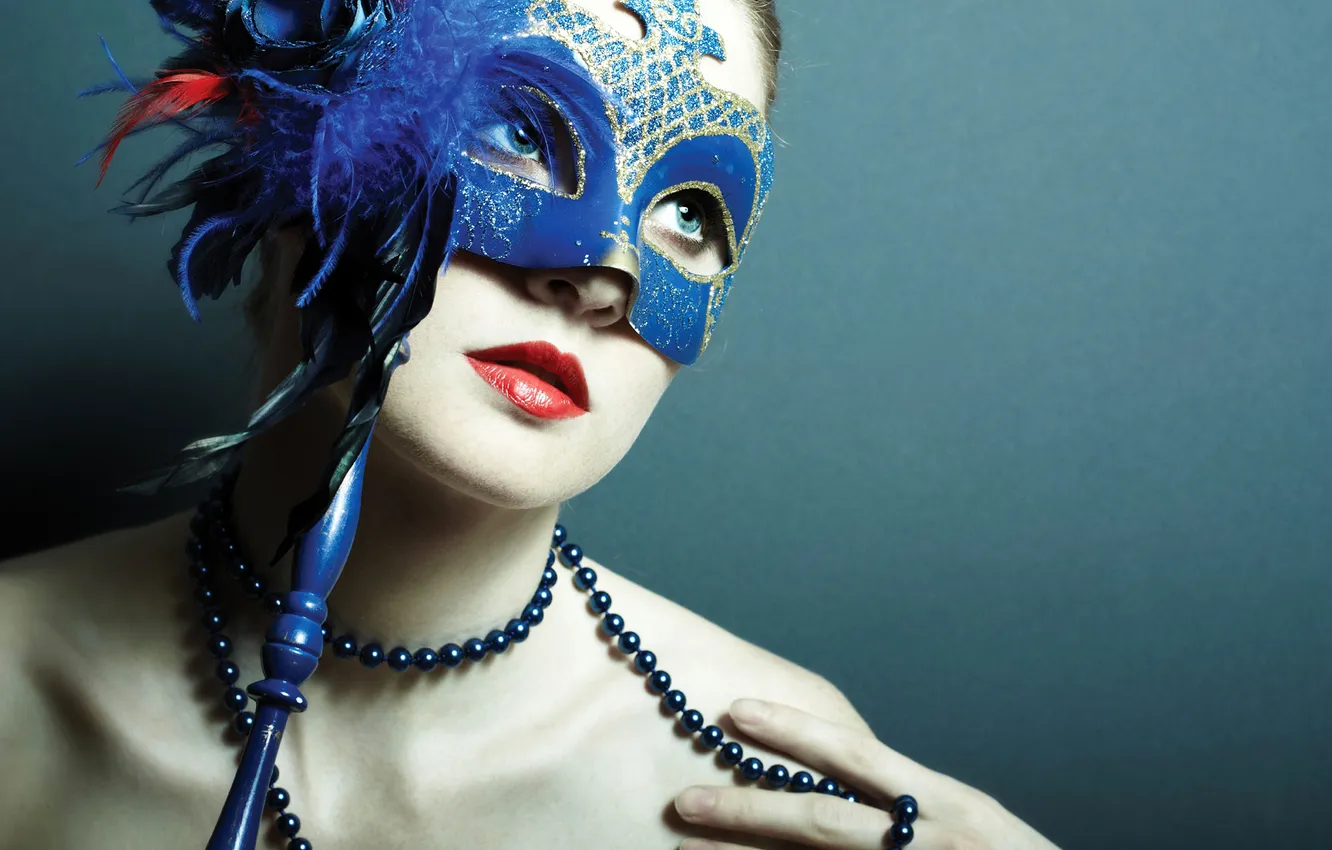 Photo wallpaper girl, face, feathers, mask, lips, beads, shoulders, masquerade