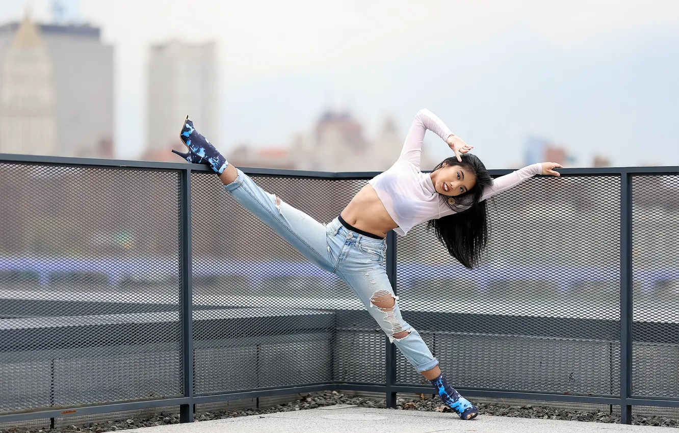 Photo wallpaper girl, the city, pose, Veronica J.