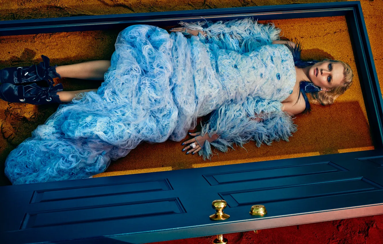 Photo wallpaper blue, model, makeup, dress, actress, the door, hairstyle, blonde