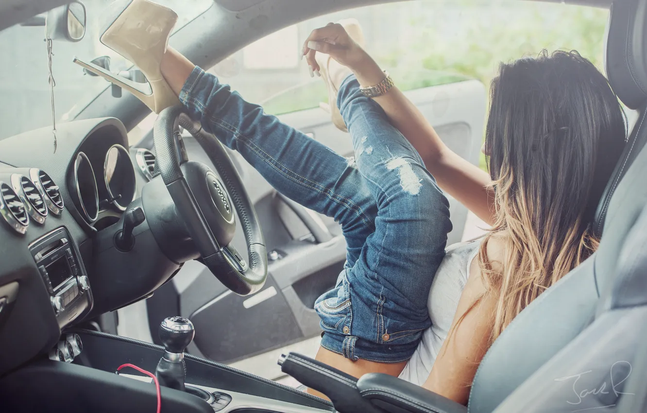 Photo wallpaper machine, auto, feet, jeans, shoes, heels, Geena Bennett