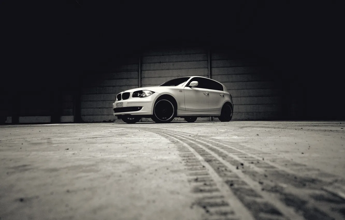 Photo wallpaper photo, garage, Desktop, white, cars, auto, cars walls, wallpapers auto