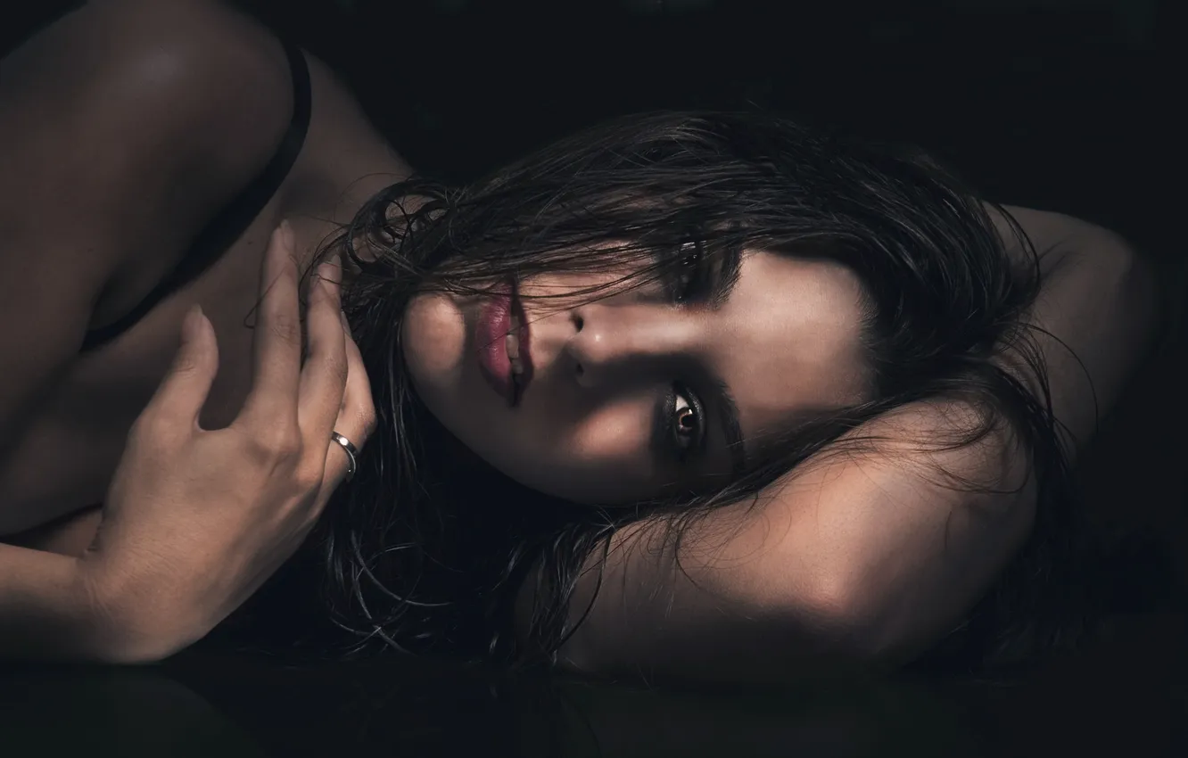 Photo wallpaper eyes, look, face, hands, ring, brown hair