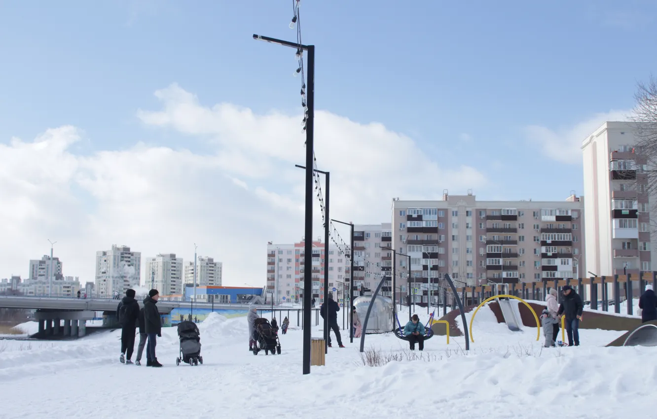 Photo wallpaper the sky, clouds, snow, people, building, home, spring, Russia