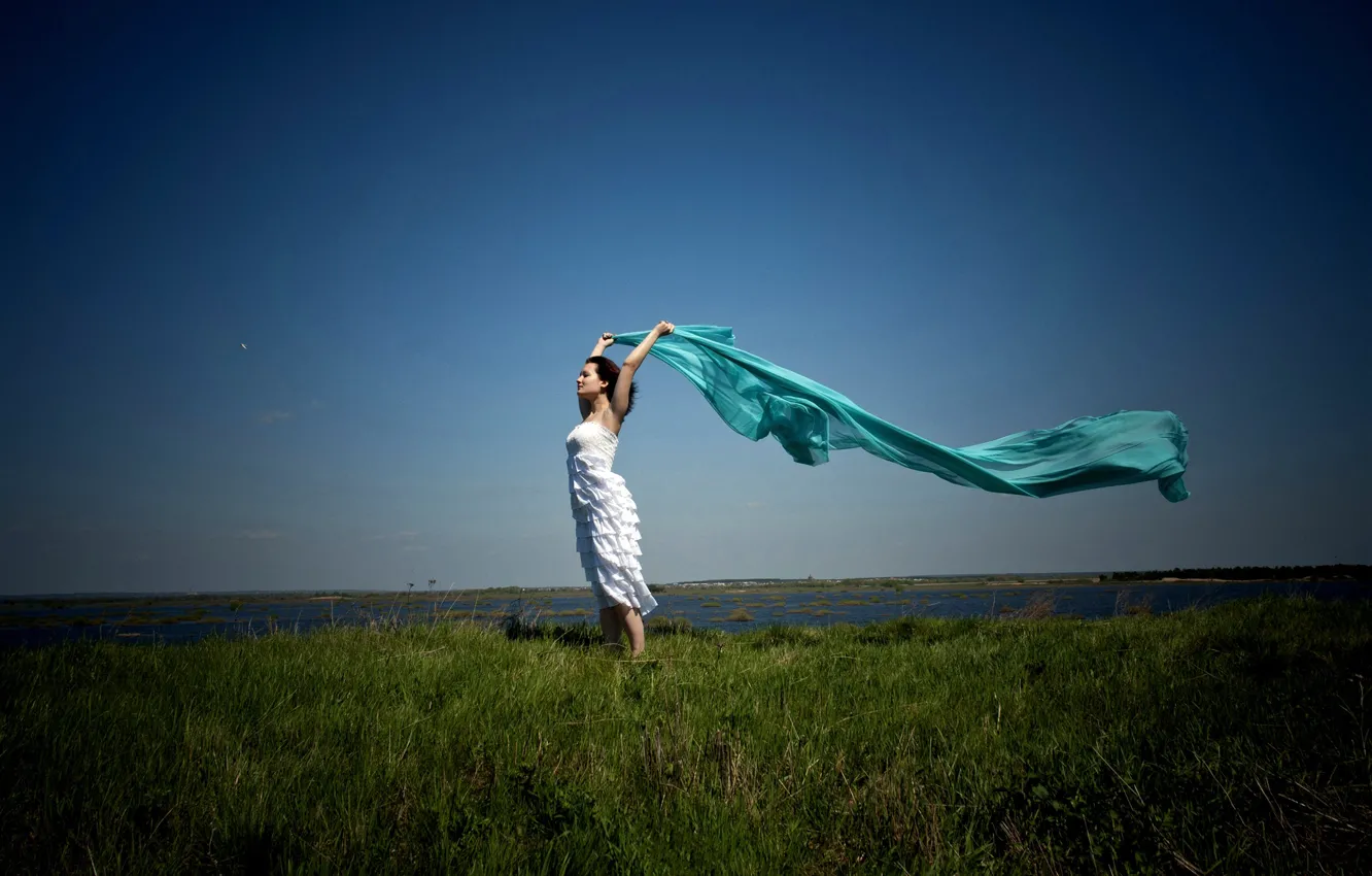 Photo wallpaper BACKGROUND, GRASS, HORIZON, The SKY, DRESS, BROWN hair, FABRIC, GREEN