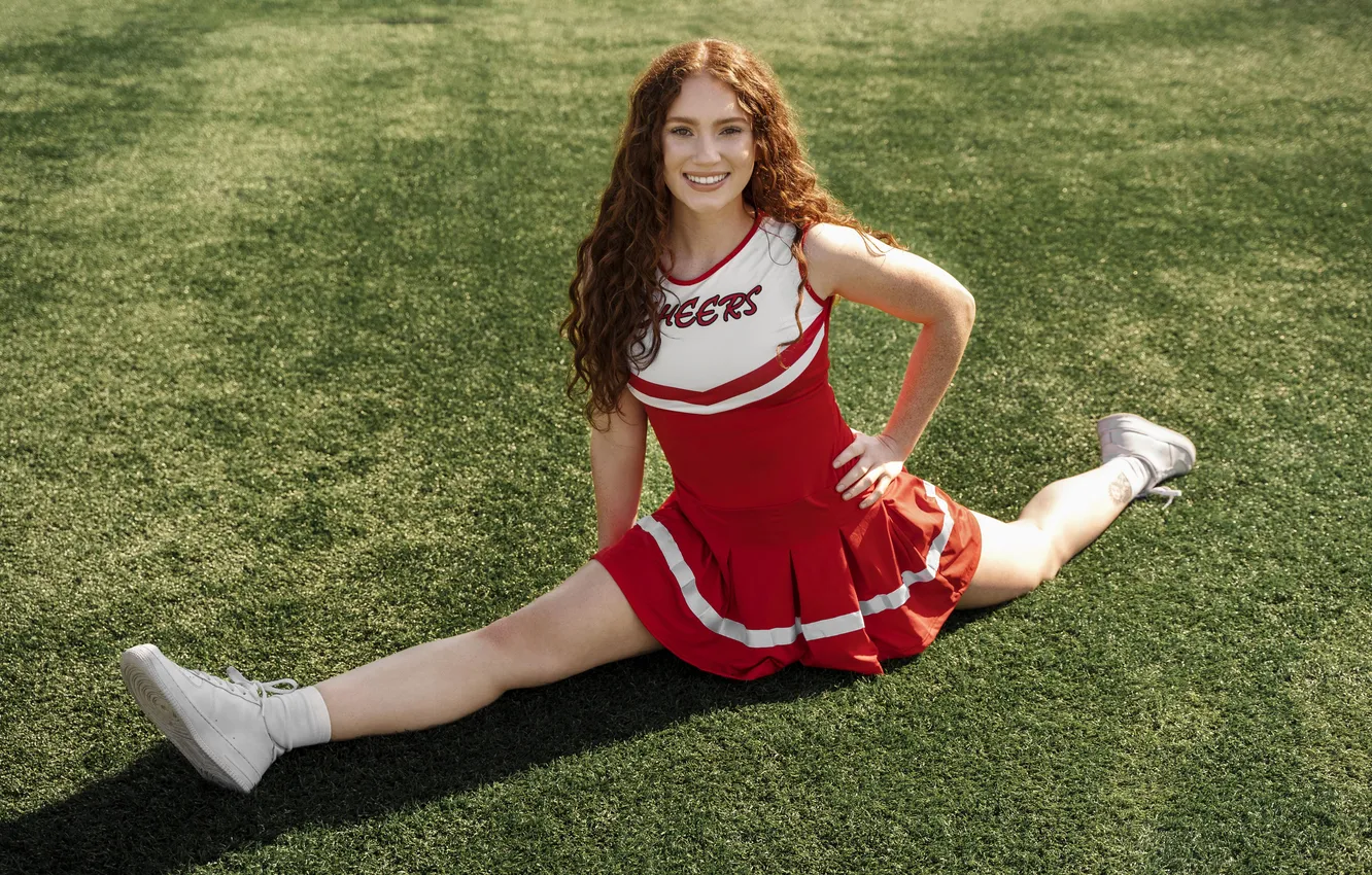 Photo wallpaper cheerleader, splits, doing, full shot