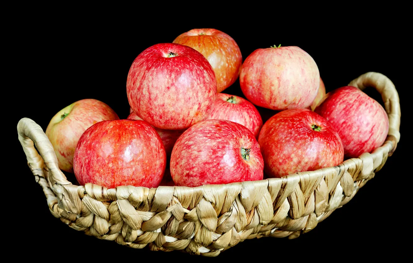 Photo wallpaper red, network, fruit, black background, basket, apples, juicy red apples in a wicker basket