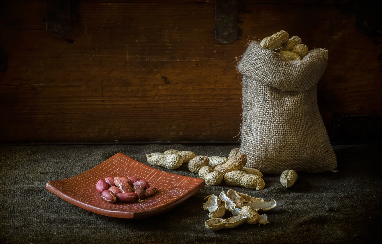 Photo wallpaper walnut, plate, peanuts, pouch