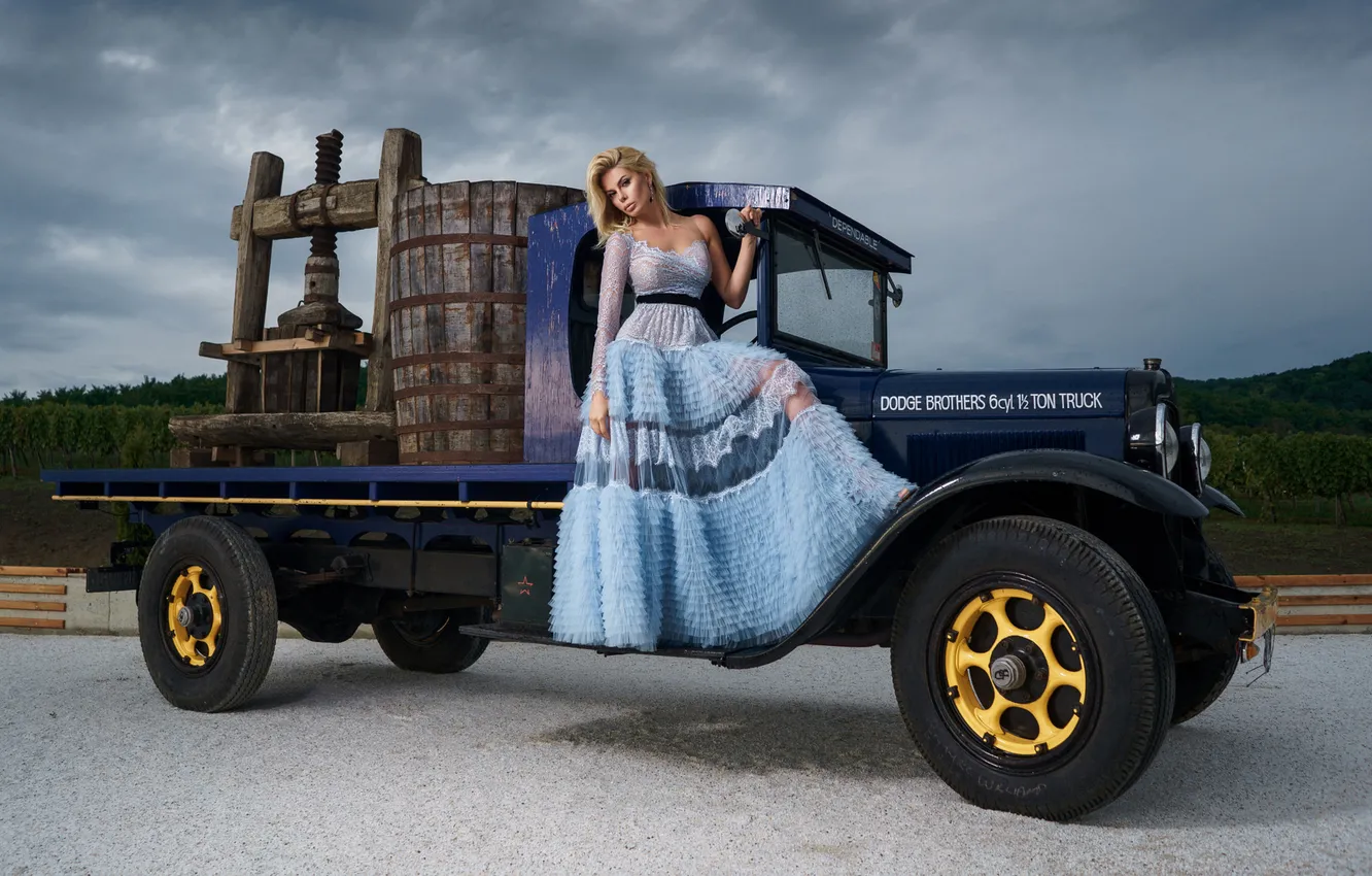 Photo wallpaper machine, the sky, girl, clouds, car, blue dress