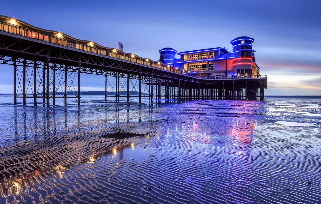Photo wallpaper England, Blue Hour, Space Invaders, Weston-super-Mare, Relfection