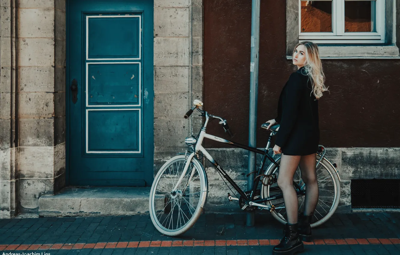 Photo wallpaper girl, bike, pose, street, portrait, home, makeup, the door