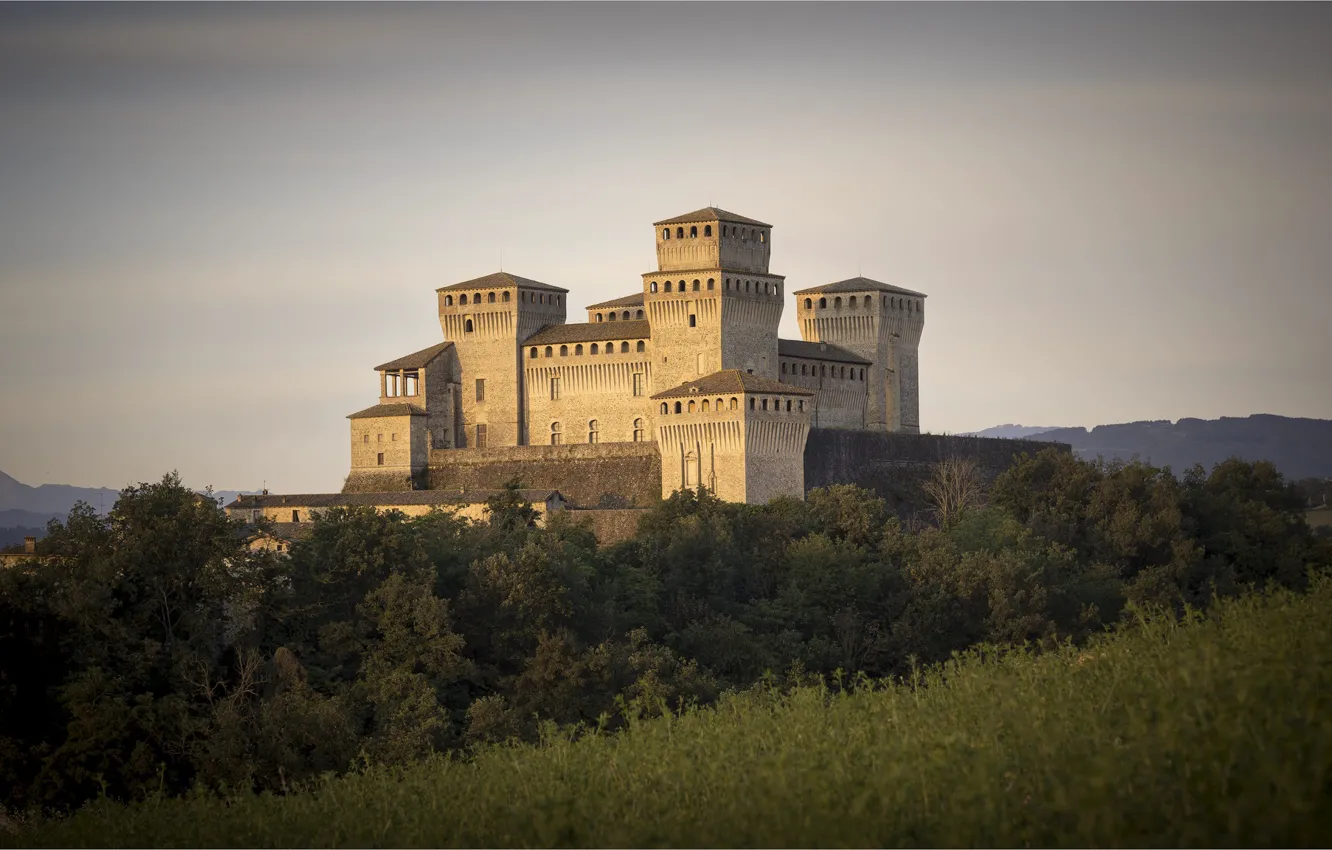 Photo wallpaper castle, Italy, Emilia-Romagna, Torrechiara