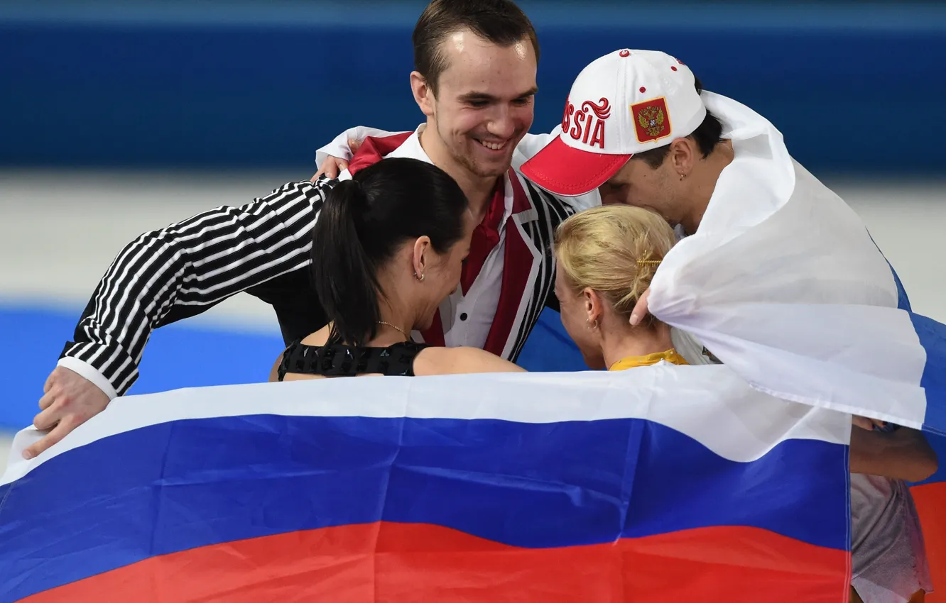 Photo wallpaper happiness, victory, flag, figure skating, skaters, Russia, baseball cap, RUSSIA