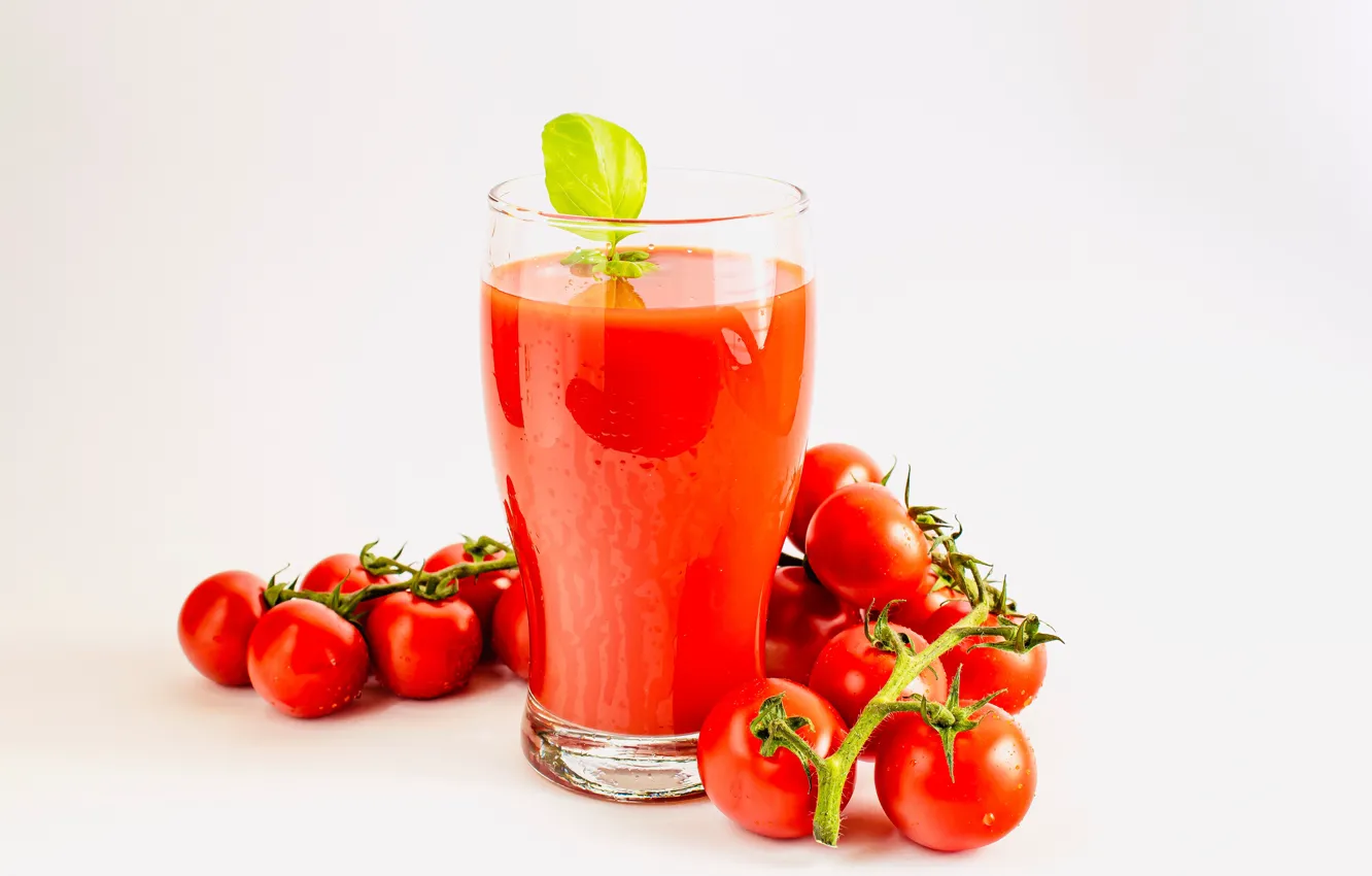 Photo wallpaper glass, red, white background, vegetables, tomatoes, bokeh, tomato juice