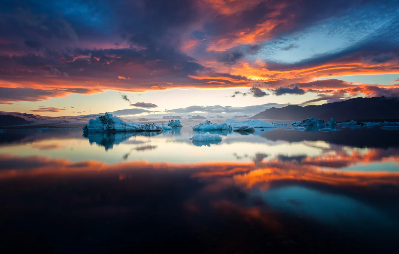 Photo wallpaper reflection, the ocean, dawn, eisberg