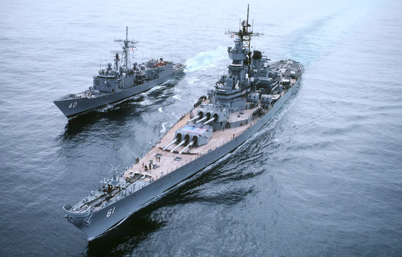 Photo wallpaper frigate, battleship, USS Iowa, USS Haliburton