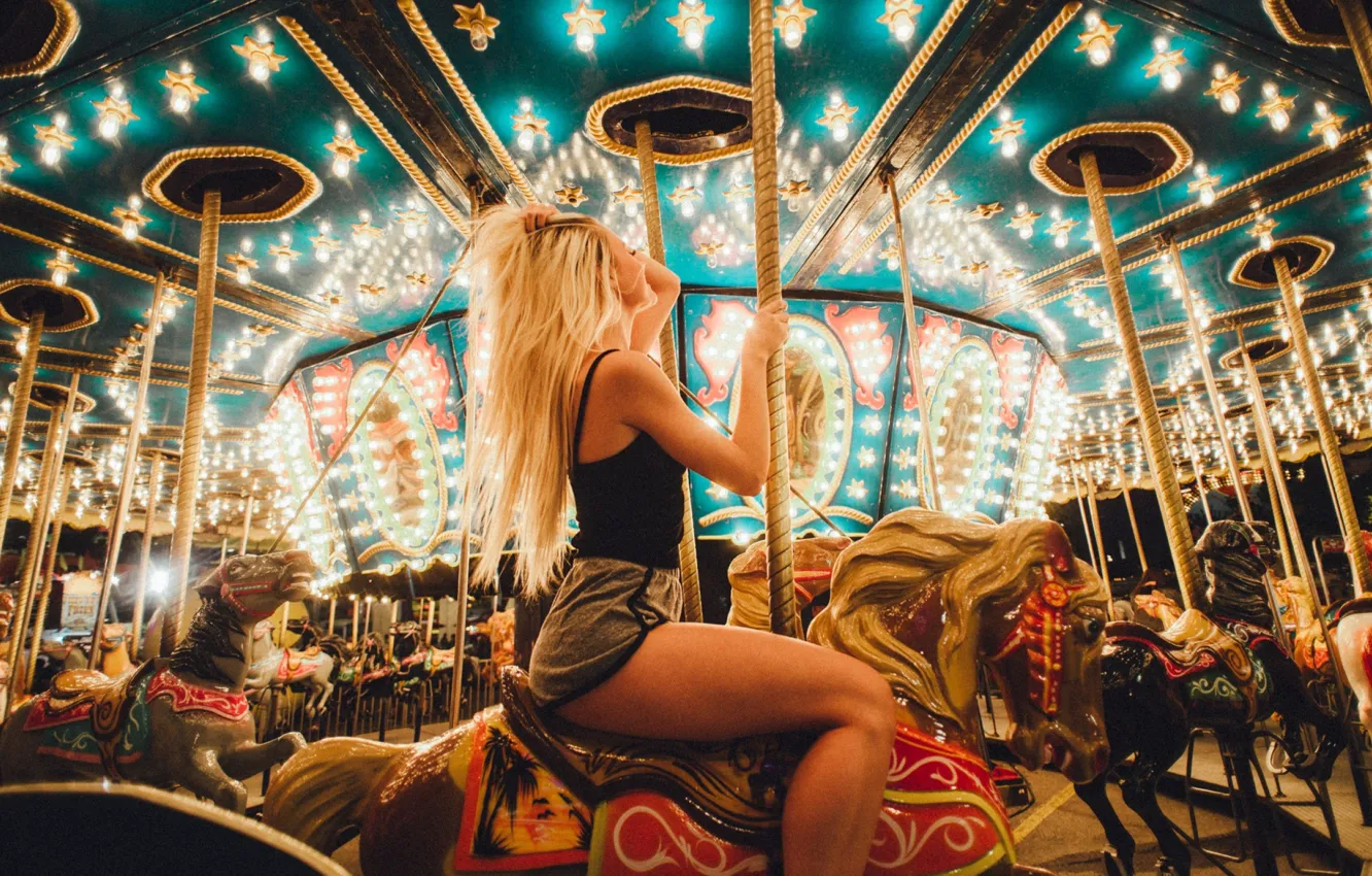 Photo wallpaper legs, Carousel, NON NUDE