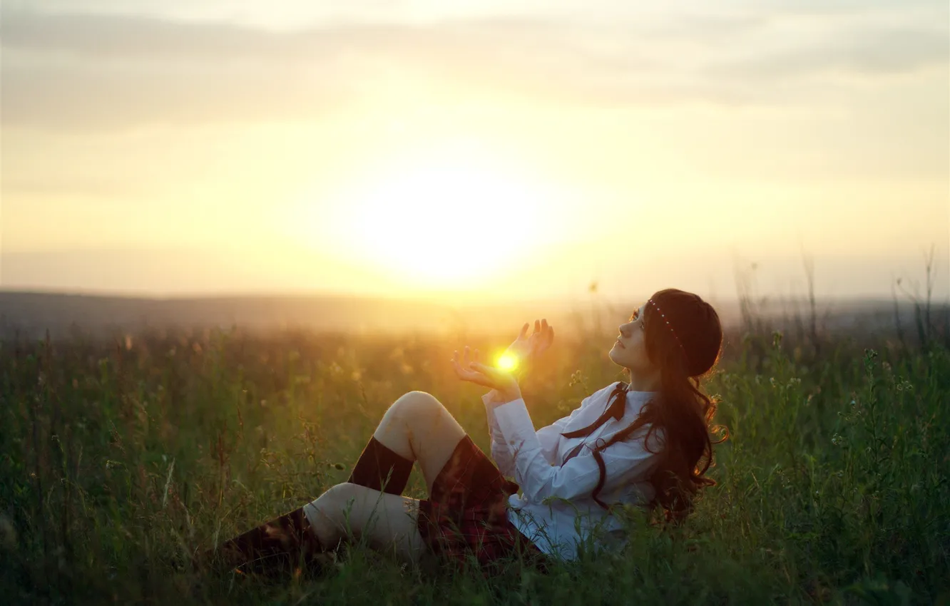 Photo wallpaper greens, field, grass, the sun, rays, light, sunset, dawn