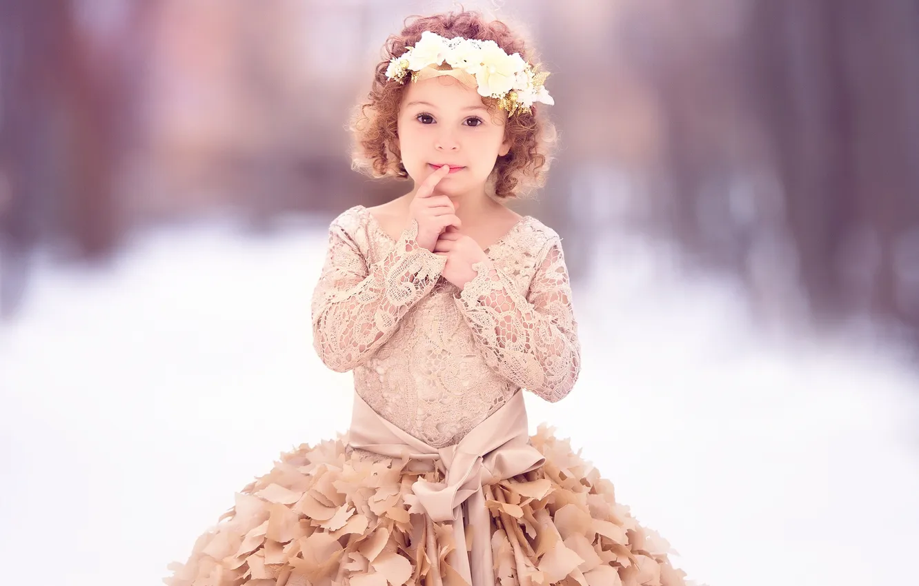Photo wallpaper dress, girl, wreath, Meg Bitton