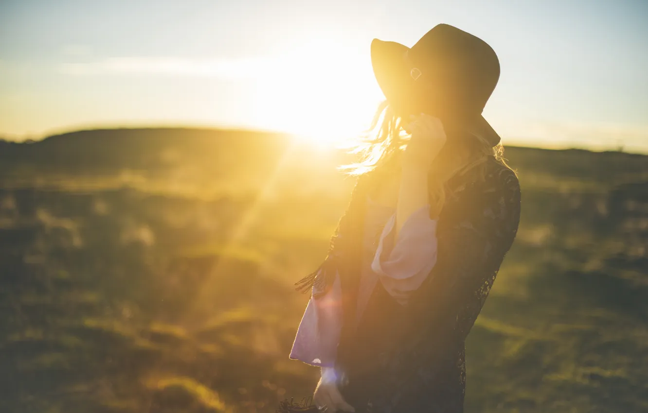 Photo wallpaper girl, the sun, the wind, hair, hat, curls