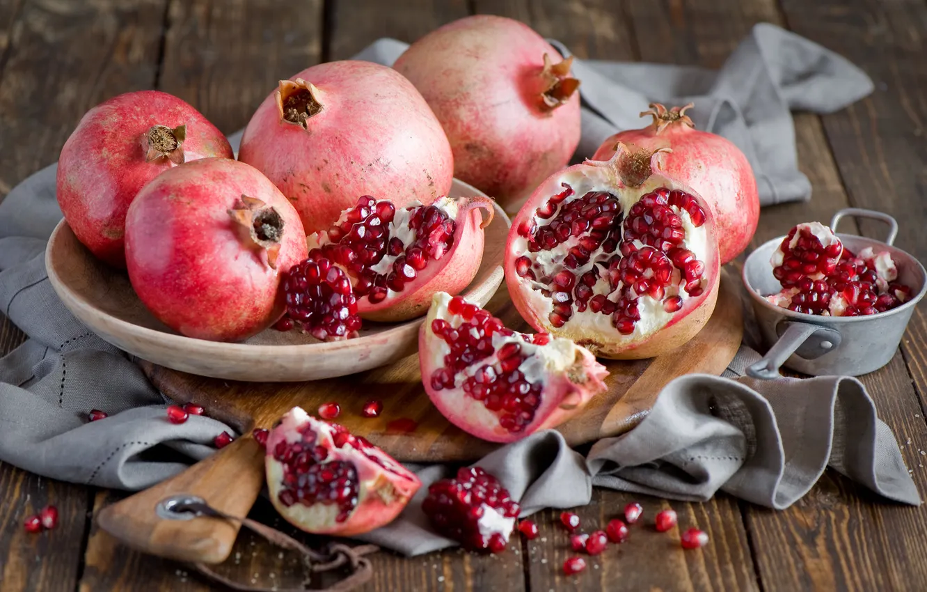 Photo wallpaper still life, napkin, garnet
