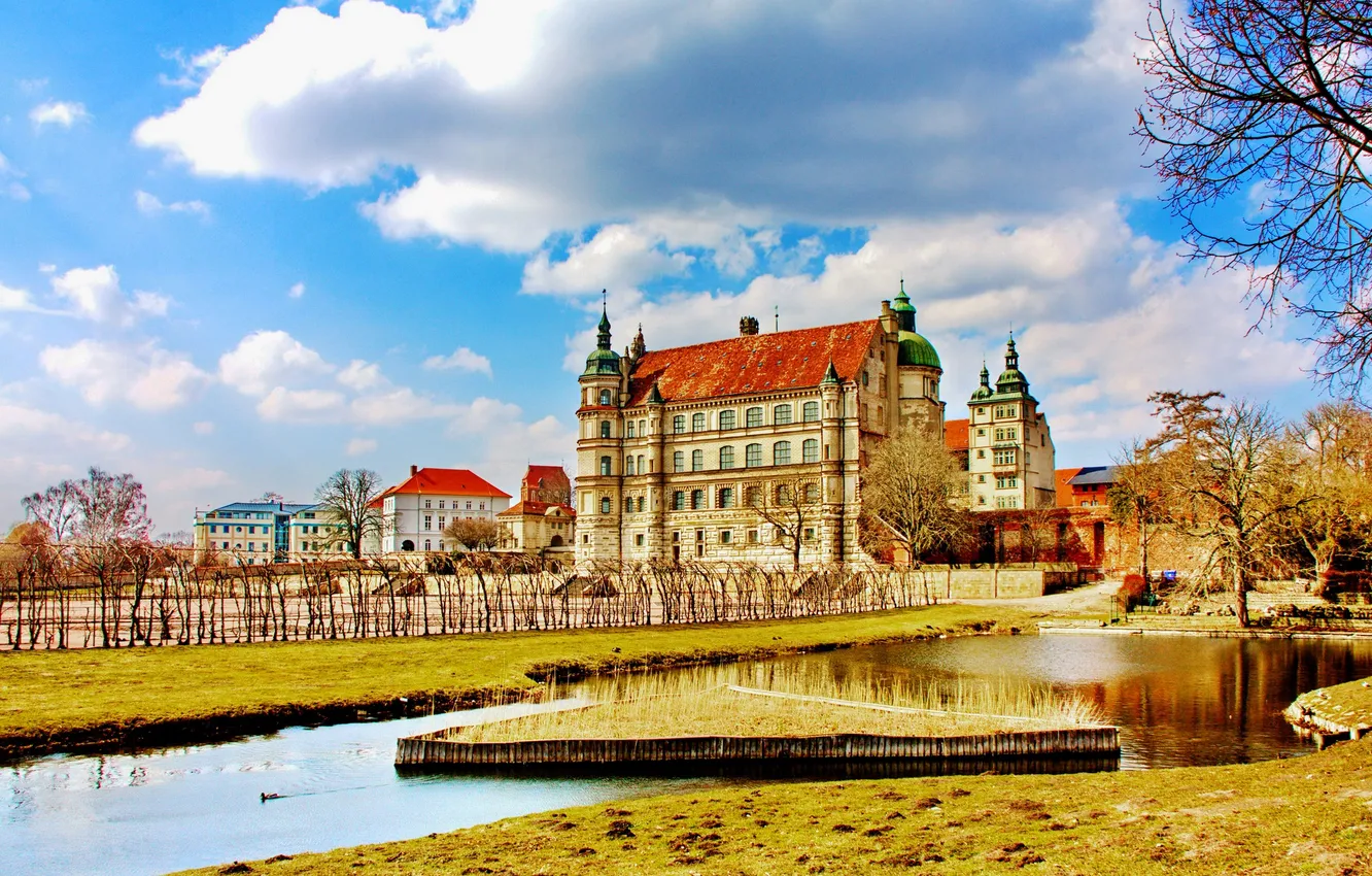 Photo wallpaper the sky, clouds, trees, pond, castle, home, Germany, Castle Gustrow