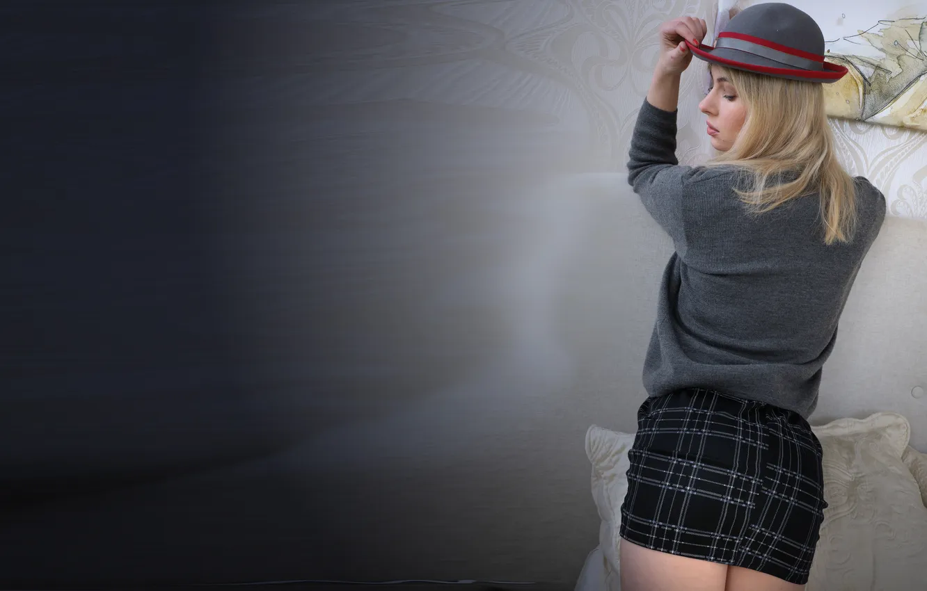 Photo wallpaper English, Flirty, looked, Pippa Doll, Lucy Mae, red stripes, Take off your hat