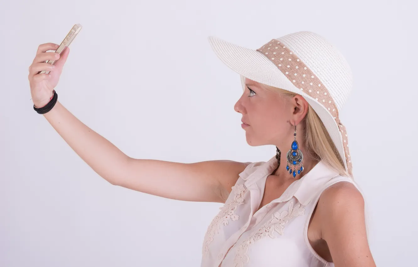 Photo wallpaper girl, hat, blonde, phone, selfie